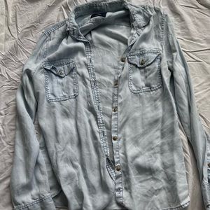 American Eagle Button Up